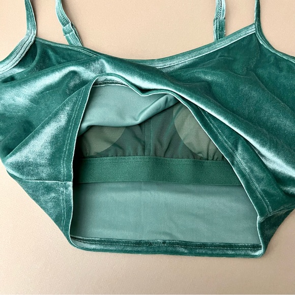 Victoria’ Secret Green Velour Lightly Lined Longline Cropped Tank - Picture 5 of 10